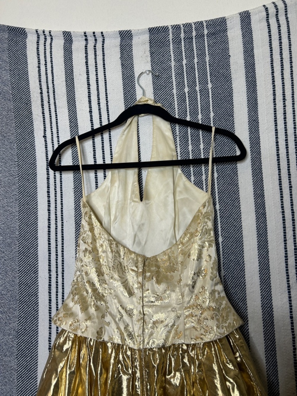 Vintage Jessica McClintock Gunne Sax Gold Lamé Halter Party Dress - Picture 5 of 8
